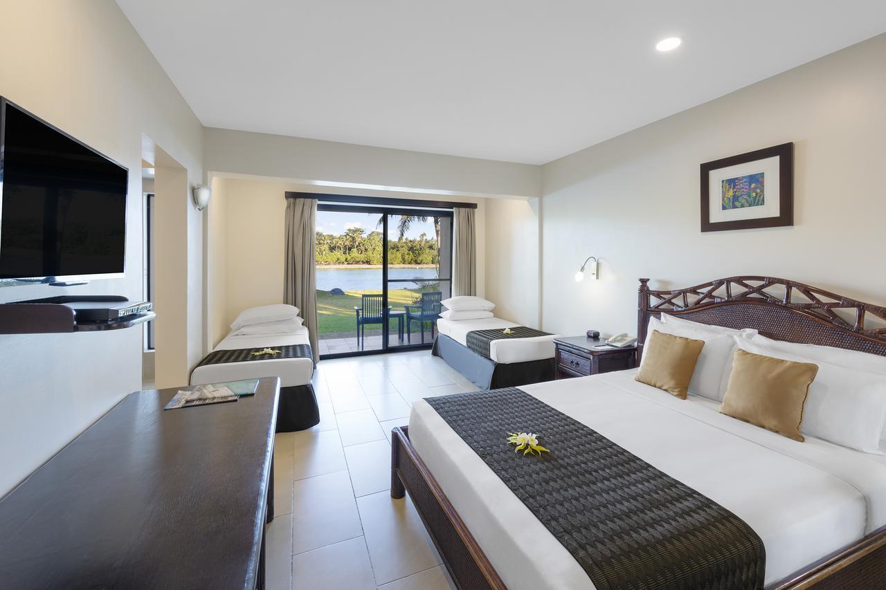 Warwick Le Lagon Resort & Spa, Vanuatu Port Vila Exterior photo